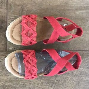 Brand New Girls sz 1 sandal red w/ small wedge NWT